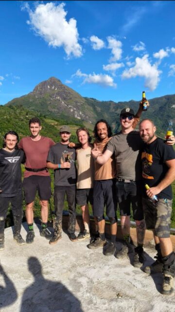 We couldn't have had a nicer day of riding in @cairobikepark along with @liamswt @dboterov @joshpman_ @bflannel @daniel.damnit and @wellsrpo last Thursday. Shuttle services were provided as usual by @mantenimientopistasmedellin and we were able to witness one more time how naturally talented Canadians are at riding mountain bikes down steep technical trails.